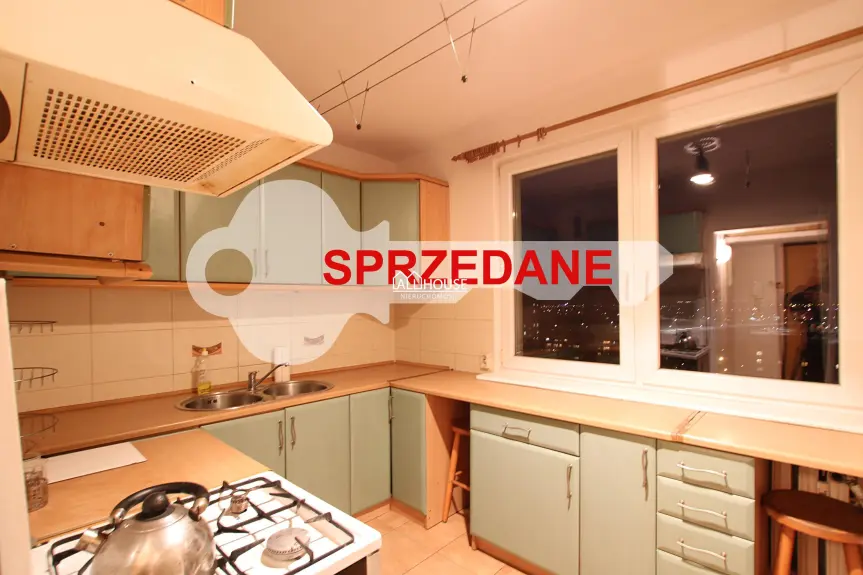 mazowieckie, Radom, Ustronie, Komandosów, KAWALERKA, UL. KOMANDOSÓW, OS. USTRONIE