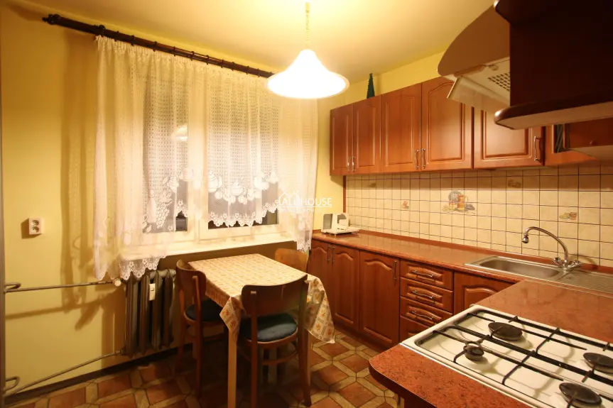 Radom, Prędocinek, Ostrowiecka, 3 POKOJE, P:2/4, UL. OSTROWIECKA, PRĘDOCINEK