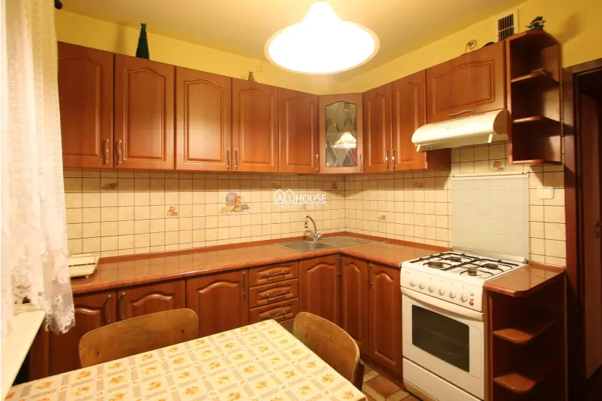 Radom, Prędocinek, Ostrowiecka, 3 POKOJE, P:2/4, UL. OSTROWIECKA, PRĘDOCINEK