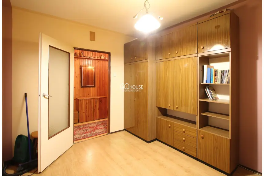 Radom, Prędocinek, Ostrowiecka, 3 POKOJE, P:2/4, UL. OSTROWIECKA, PRĘDOCINEK