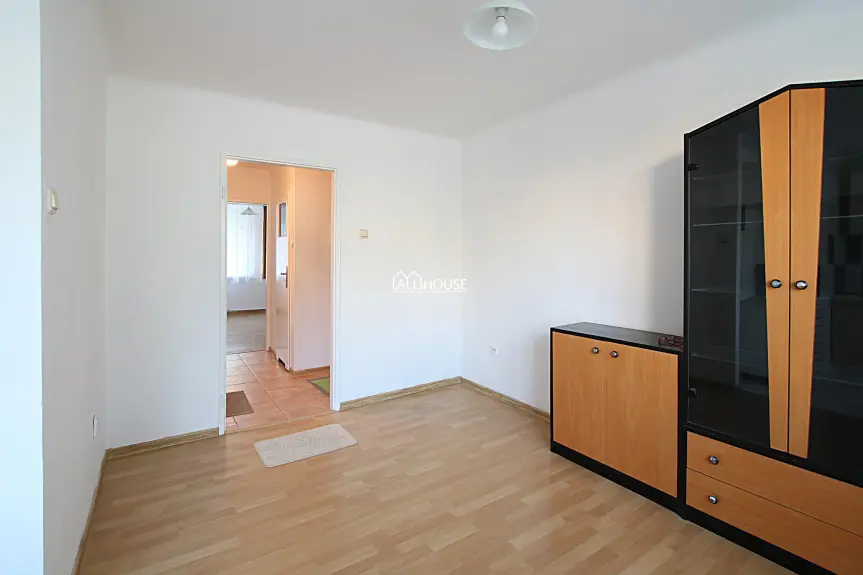 Radom, XV-lecia, 11 Listopada, 3 POKOJE DO WEJŚCIA, UL.11 LISTOPADA, OS. XV-LECIA