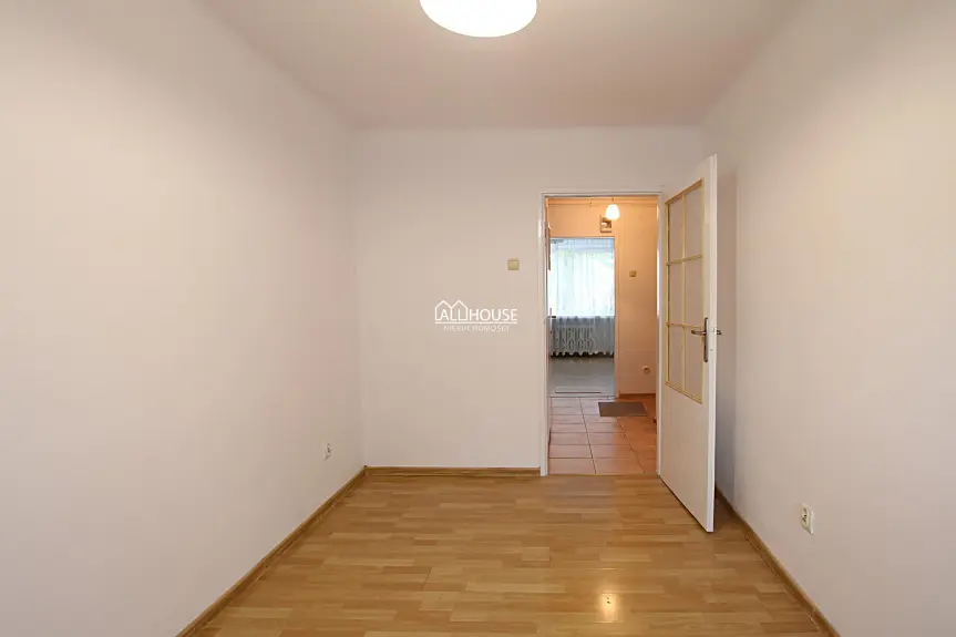 Radom, XV-lecia, 11 Listopada, 3 POKOJE DO WEJŚCIA, UL.11 LISTOPADA, OS. XV-LECIA