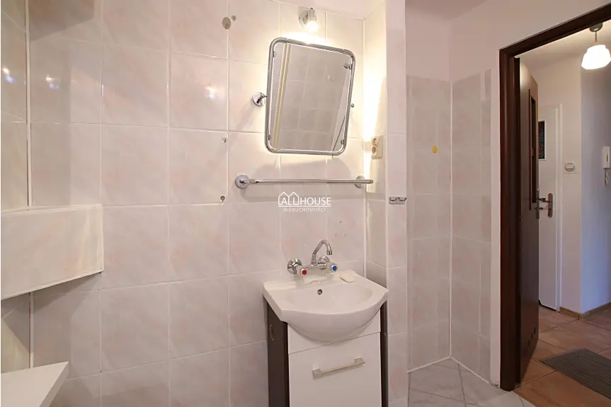 Radom, XV-lecia, 11 Listopada, 3 POKOJE DO WEJŚCIA, UL.11 LISTOPADA, OS. XV-LECIA