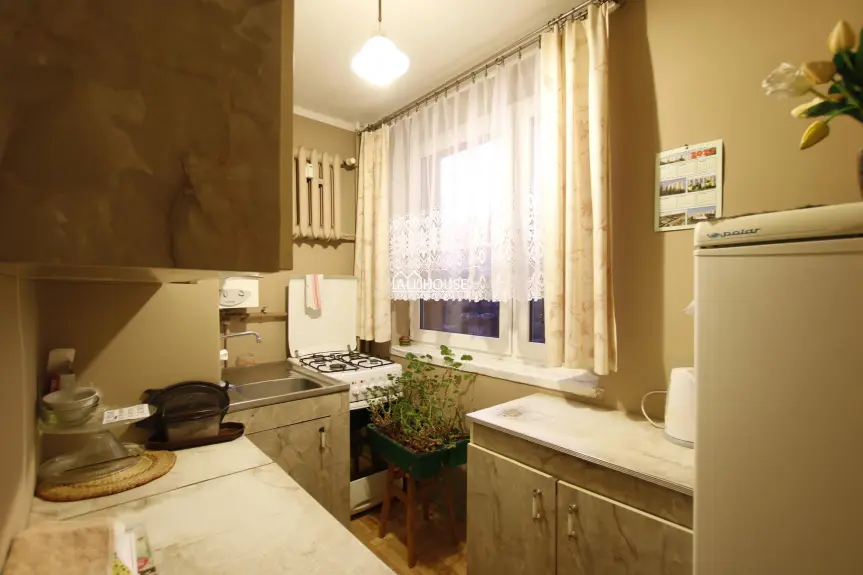 Radom, Nad Potokiem, Grzybowska, 3 POKOJE, PIERWSZE PIĘTRO, UL. GRZYBOWSKA